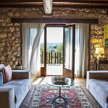Casale San Pietro 4*