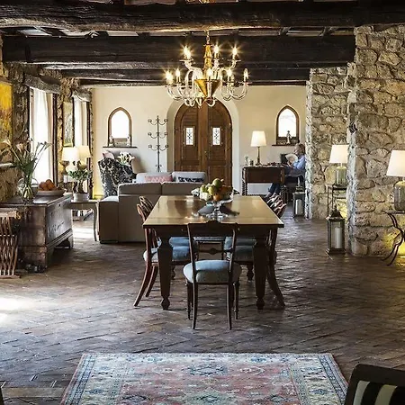Casale San Pietro Couette-café 5*